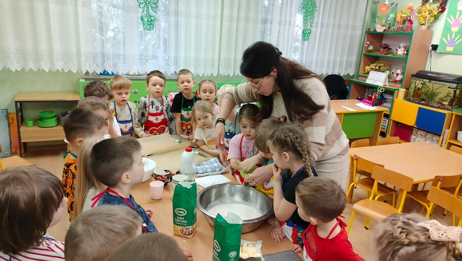 Smyki pieką bułeczki