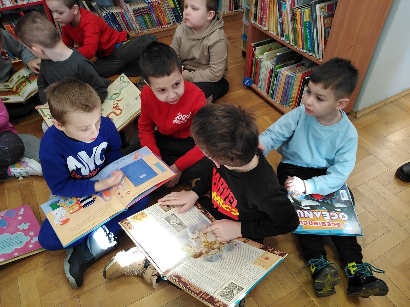 Rumianki z wizytą w Bibliotece